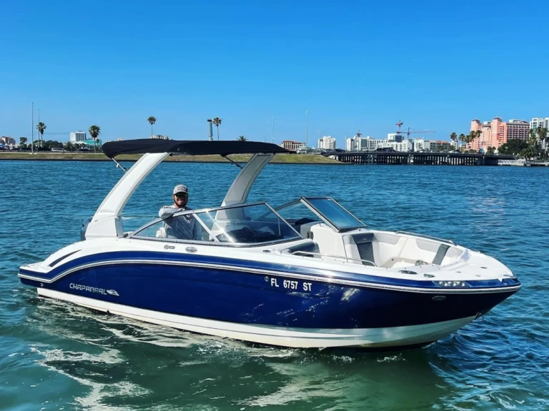 Location bateau Chaparral 230 SUNCOAST à Miami sur Samboat