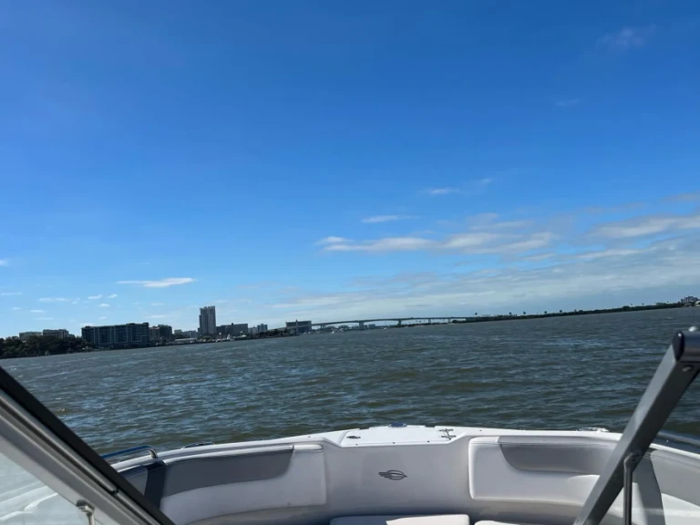 Location Bateau à moteur Chaparral avec permis