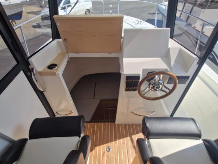 Location Bateau à moteur à Cherbourg-en-Cotentin - Ocqueteau Ostrea 700
