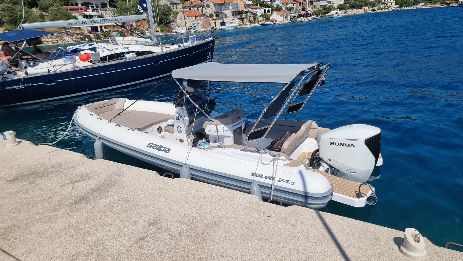 Louez un Salpa Soleil 24.5 à Trogir