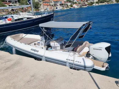 Louez un Salpa Soleil 24.5 à Trogir