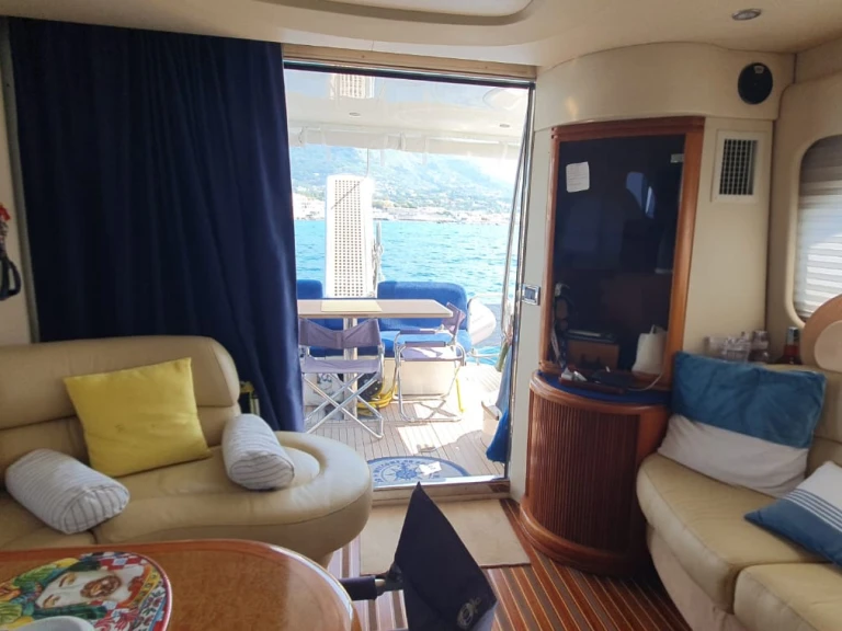 Location Yacht Azimut avec permis
