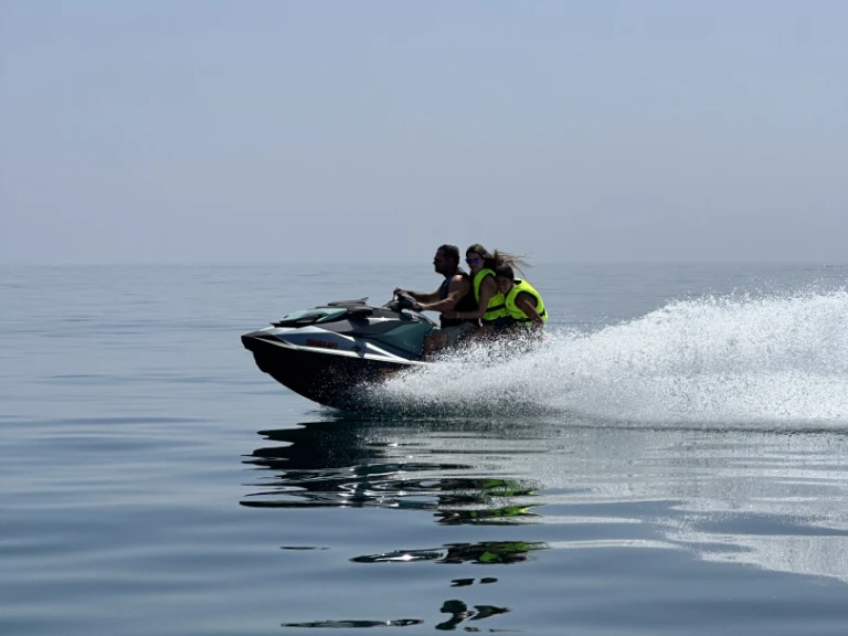 Sea-Doo GTI SE 170 AUDIO a louer à Cascais