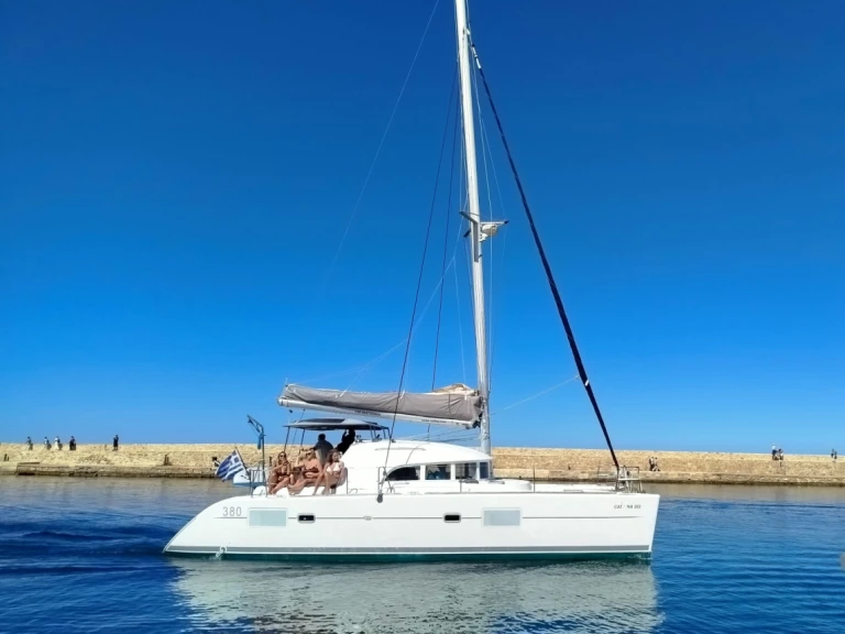 Location bateau Chania pas cher Lagoon 380