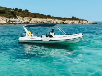 Semi-rigide à louer à Bandol au meilleur prix
