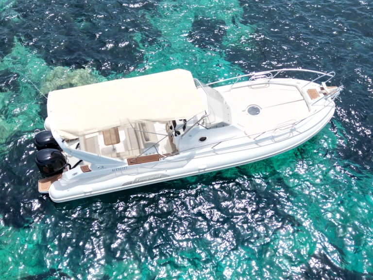 Location Semi-rigide à Porto-Vecchio - Capelli Tempest 1000 WA
