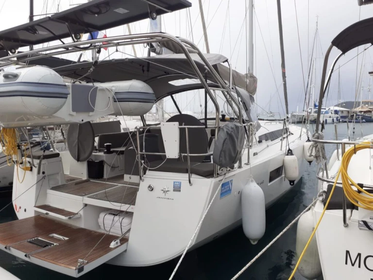 Location à Le Marin - Jeanneau Sun Odyssey 440 sur SamBoat
