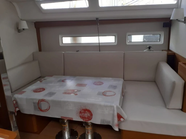 Location bateau Le Marin pas cher Sun Odyssey 440