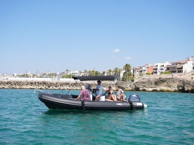 Louez un Maestrale Fun 650 à Port de Sitges Aiguadolç