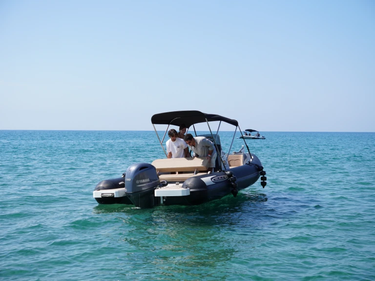 Location Semi-rigide à Port de Sitges Aiguadolç - Maestrale Fun 650