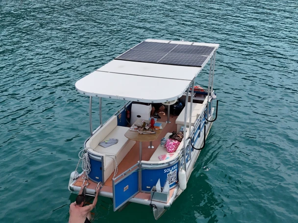 Location bateau France pontoon 580 à France sur Samboat