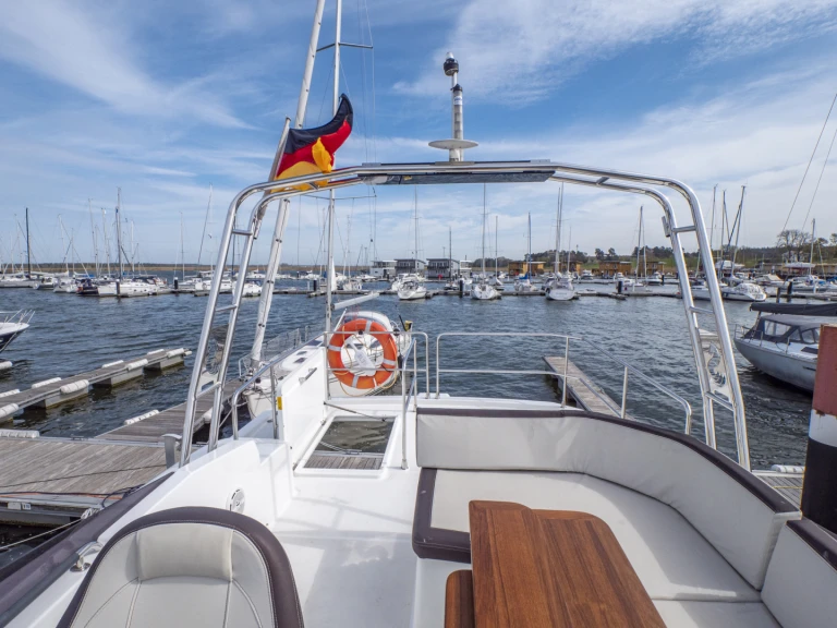 Location bateau Kröslin pas cher Swift Trawler 35