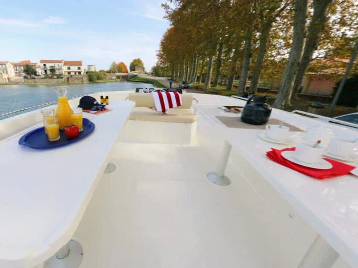 Louer Bateau à moteur avec ou sans skipper Le Boat à Trèbes