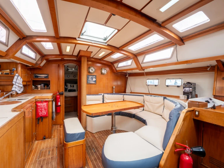 Louez un Jeanneau Sun Odyssey 42 à Combarro