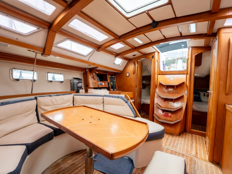 Location à Combarro - Jeanneau Sun Odyssey 42 sur SamBoat