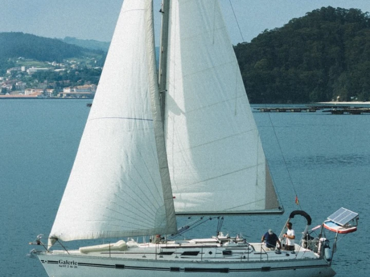 Louez un Jeanneau Sun Odyssey 42 à Combarro