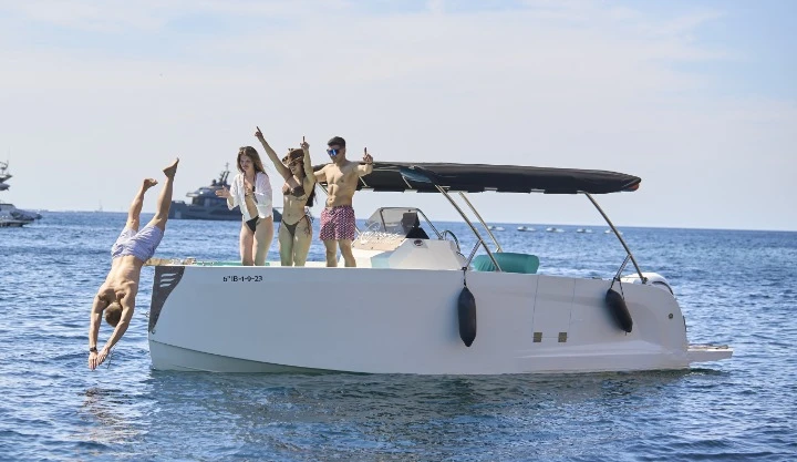 Louer Bateau à moteur avec ou sans skipper X-Yachts à Sant Antoni de Portmany
