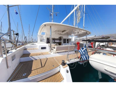 Catamaran to hire Kallithéa at the best price