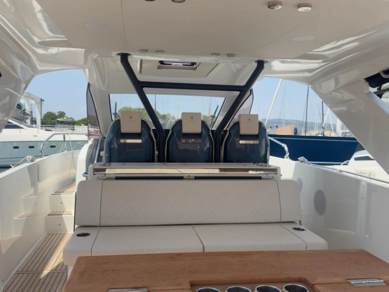 Location bateau Port Cogolin pas cher DB 37