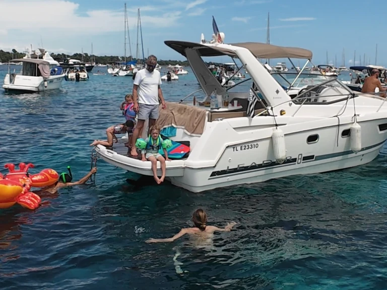 Location bateau Mandelieu-la-Napoule pas cher Leader 8
