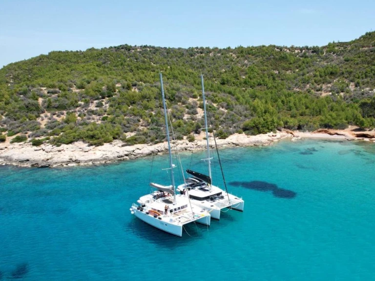 Louer Catamaran avec ou sans skipper Lagoon à Kallithéa