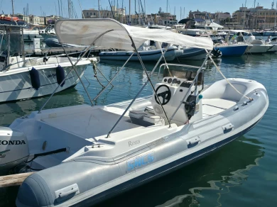 Wynajmij Sacs Sacs S 565 w Siracusa