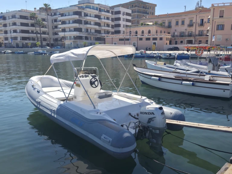 Location Semi-rigide à Siracusa - Sacs Sacs S 565