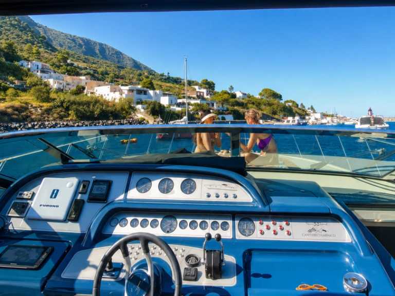 Location Yacht Cantieri-Di-Sarnico avec permis