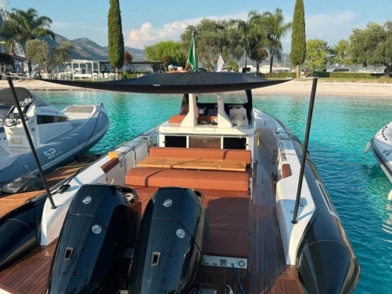 Location Bateau à moteur Pirelli avec permis