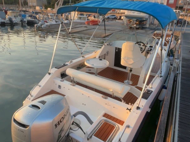Louer Bateau à moteur avec ou sans skipper Balt à Marseille