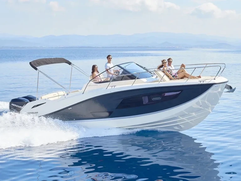 Location à Marseille - Quicksilver Activ 875 Sundeck sur SamBoat