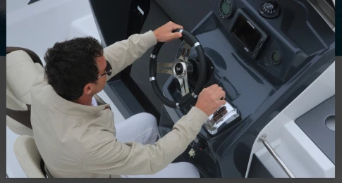 Louer Bateau à moteur avec ou sans skipper Bénéteau à Marseille