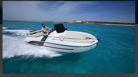 Location Bateau à moteur Bénéteau avec permis