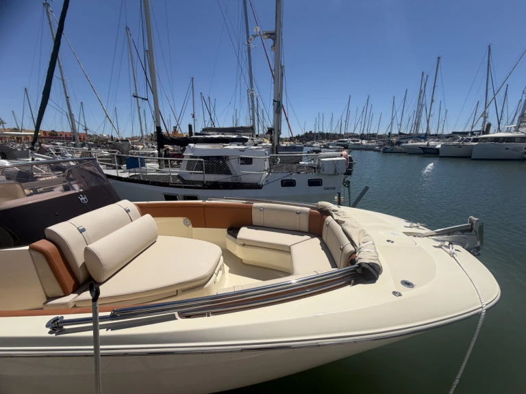 Bateau à moteur à louer à Portimão au meilleur prix