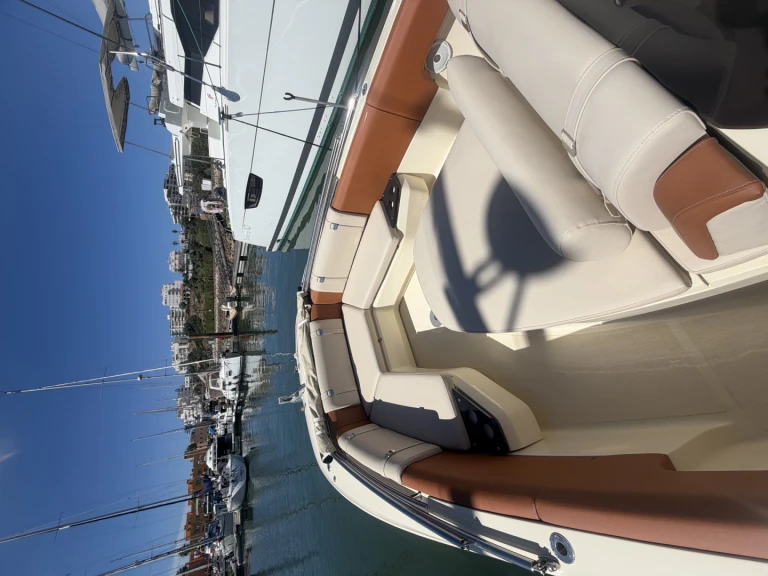 Invictus  280 SX a louer à Portimão