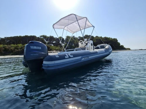 Location Semi-rigide Joker Boat avec permis