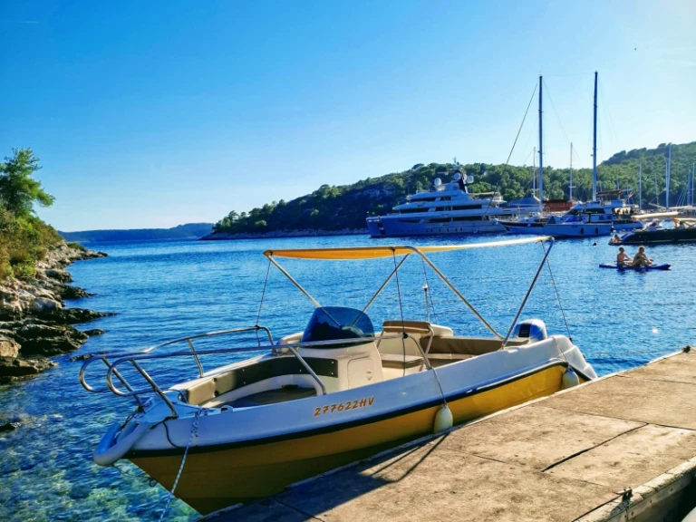 Louez un Marinello Eden 18 à Hvar