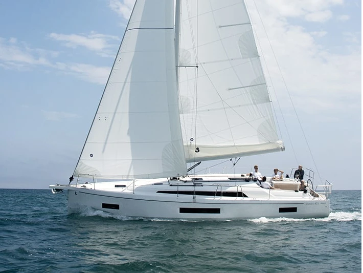 Bénéteau Oceanis 40.1 a louer à Le Marin