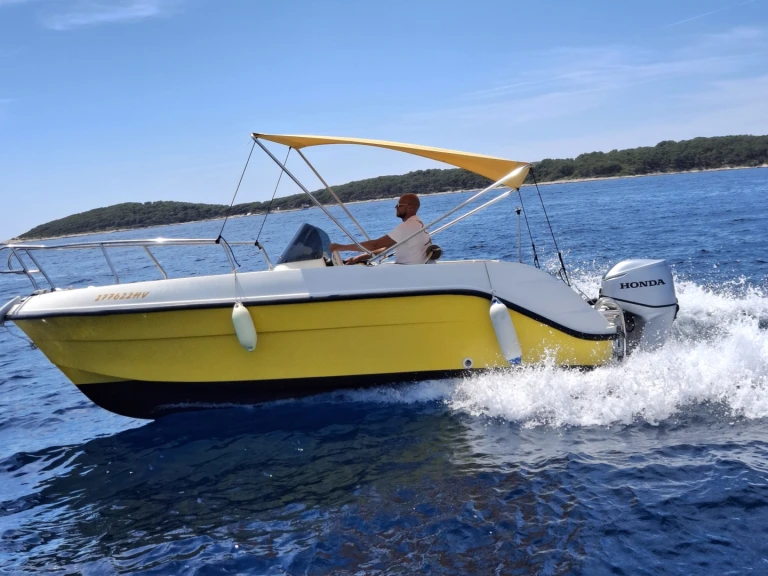 Location Bateau à moteur à Hvar - Marinello Eden 18