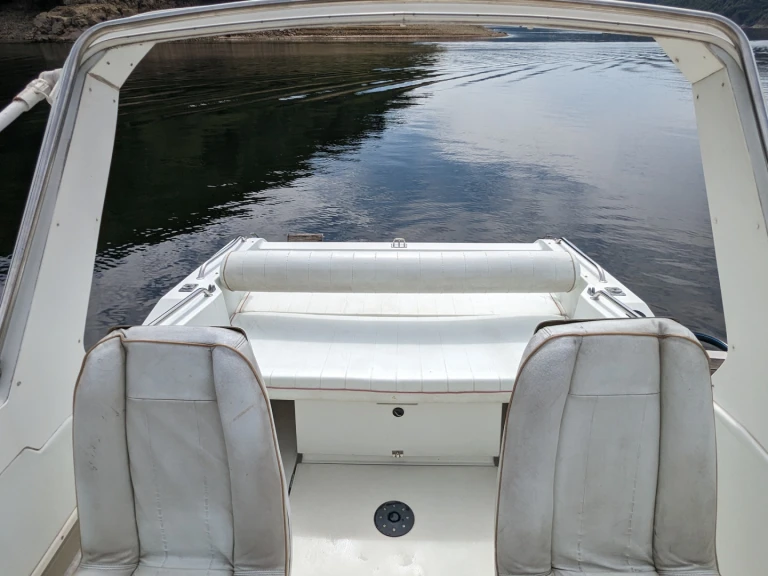Location Bateau à moteur Jeanneau avec permis