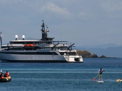 Noleggio Yacht di lusso Custom con patente nautica