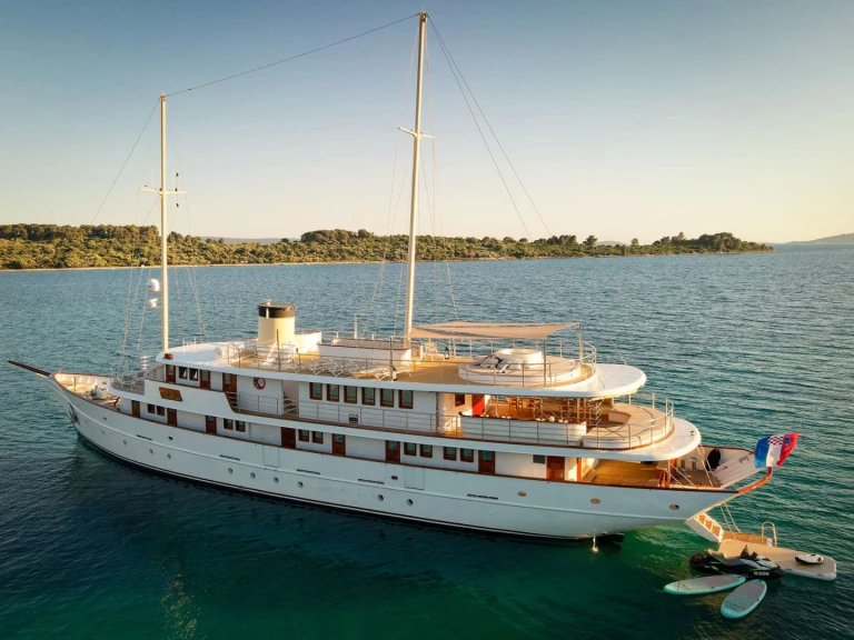 Custom Bellezza a louer à Split