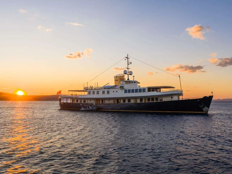 Location Yacht Uljanik Shipyard avec permis