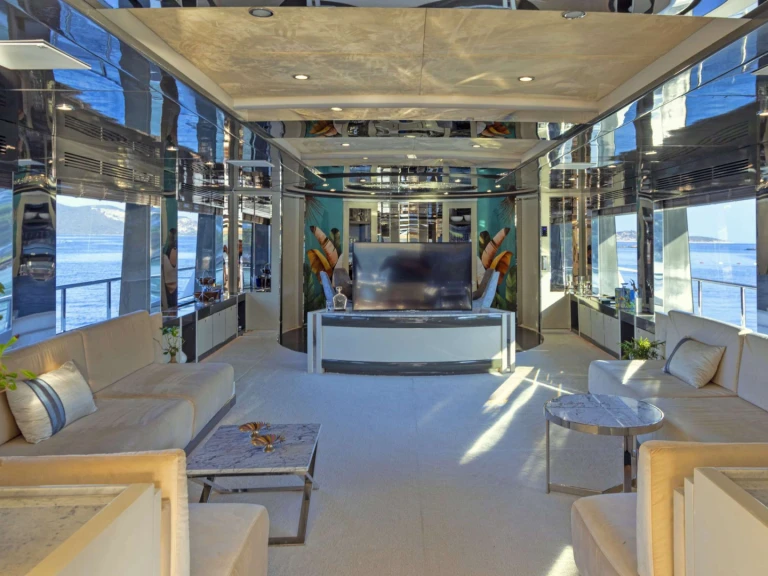 Location Yacht Custom avec permis