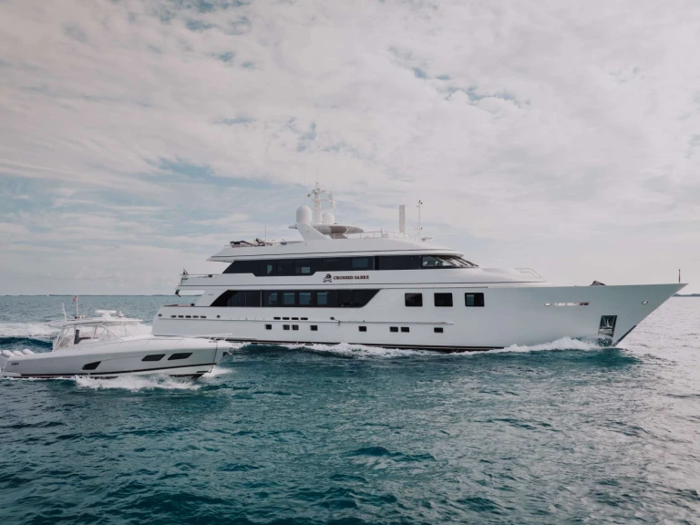 Location Yacht à Bahamas - Burger Crossed Sabre