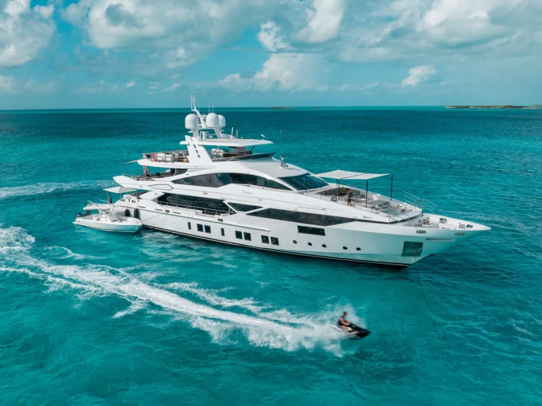Location Yacht Benetti avec permis