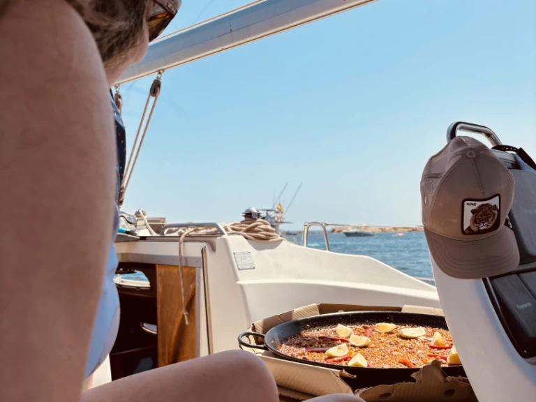 Location à Marina Esportiva del Port d'Alacant - Bavaria Bavaria 33 Cruiser sur SamBoat