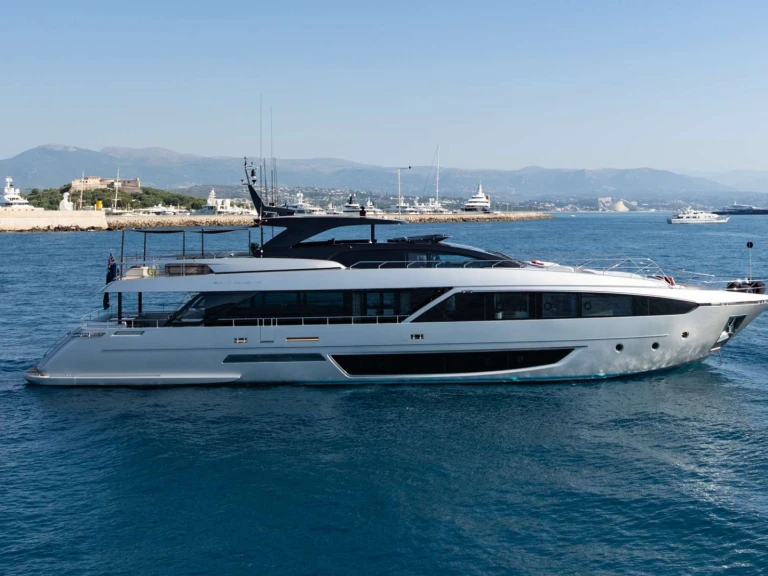 Location Yacht Riva avec permis