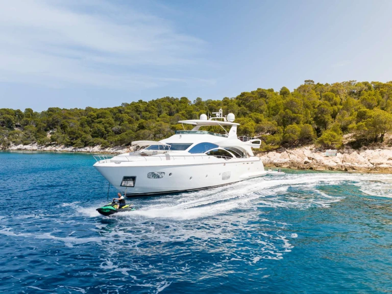 Louez un Azimut Koukles à Athènes