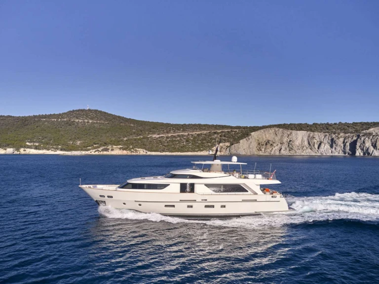 Location Yacht San Lorenzo avec permis